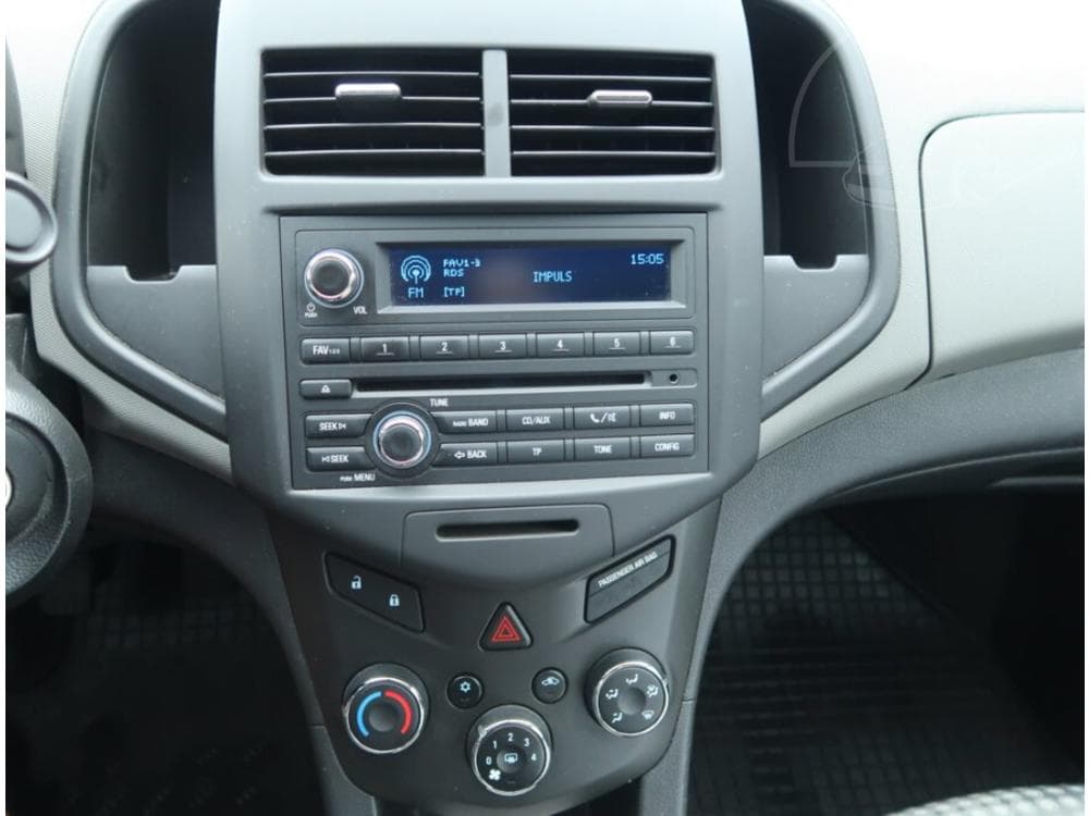 2012 Chevrolet AVEO - 12