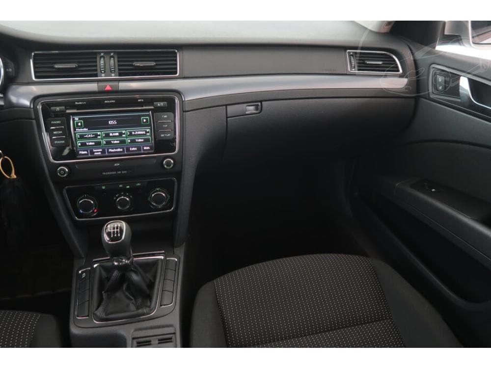 2013 Škoda SUPERB - 8