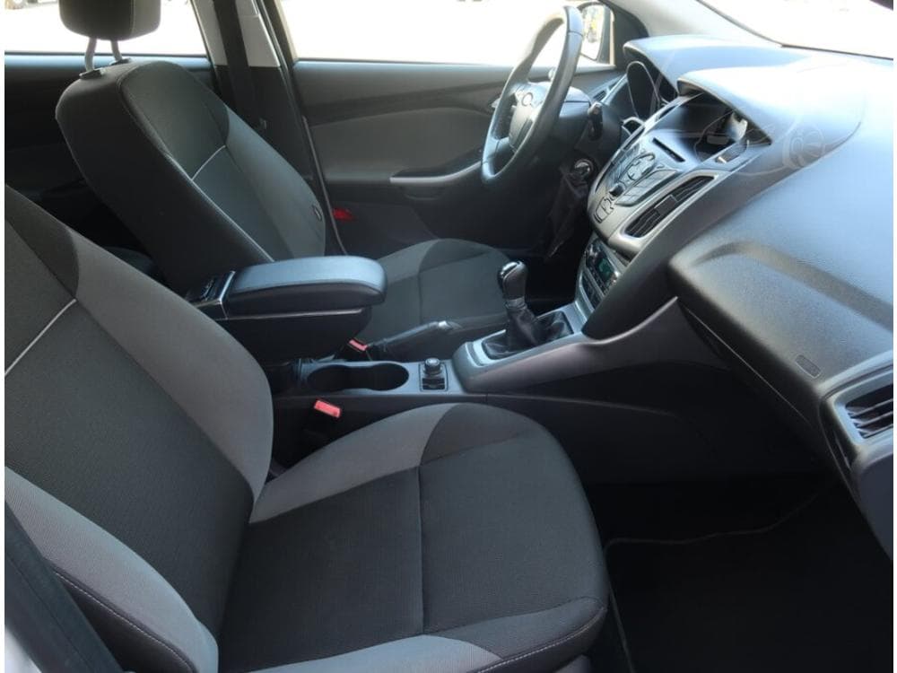 2011 Ford FOCUS - 9