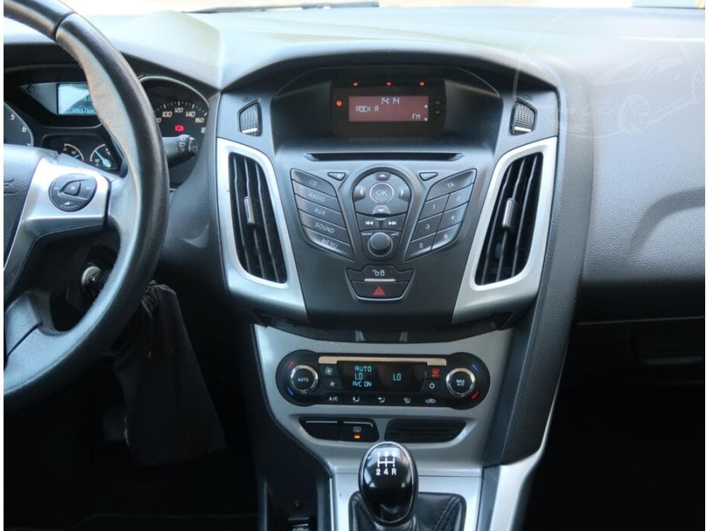 2011 Ford FOCUS - 12