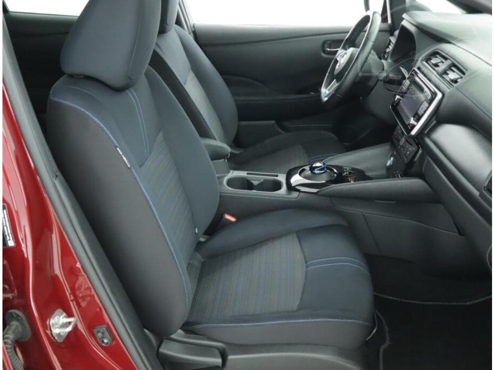 2019 Nissan LEAF - 9