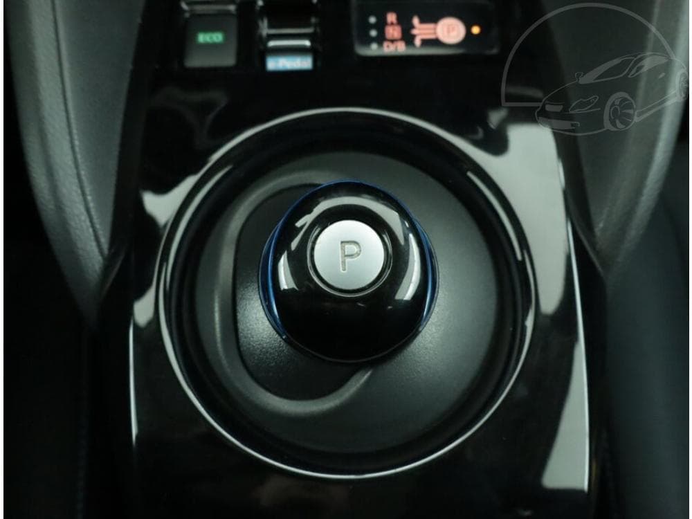 2019 Nissan LEAF - 12