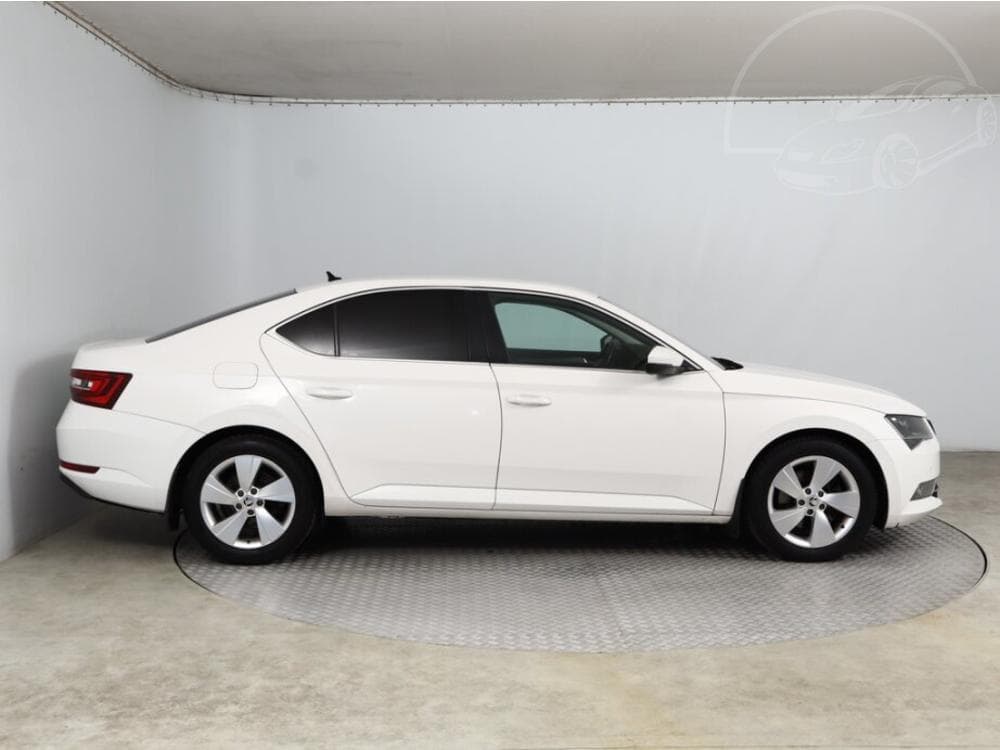 2016 Škoda SUPERB - 6