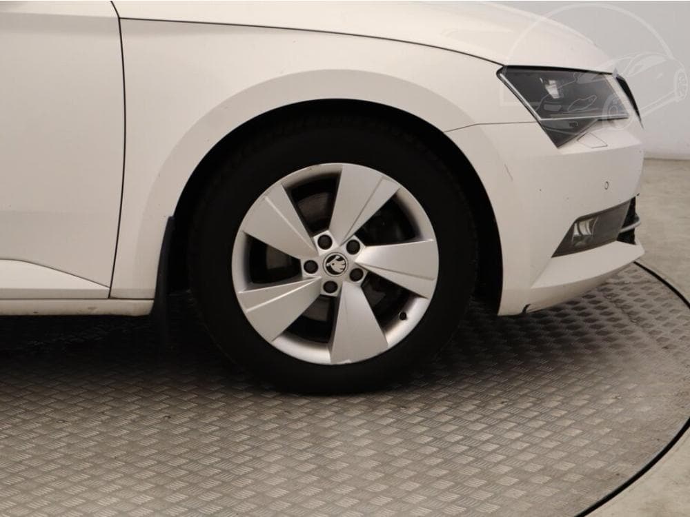 2016 Škoda SUPERB - 12