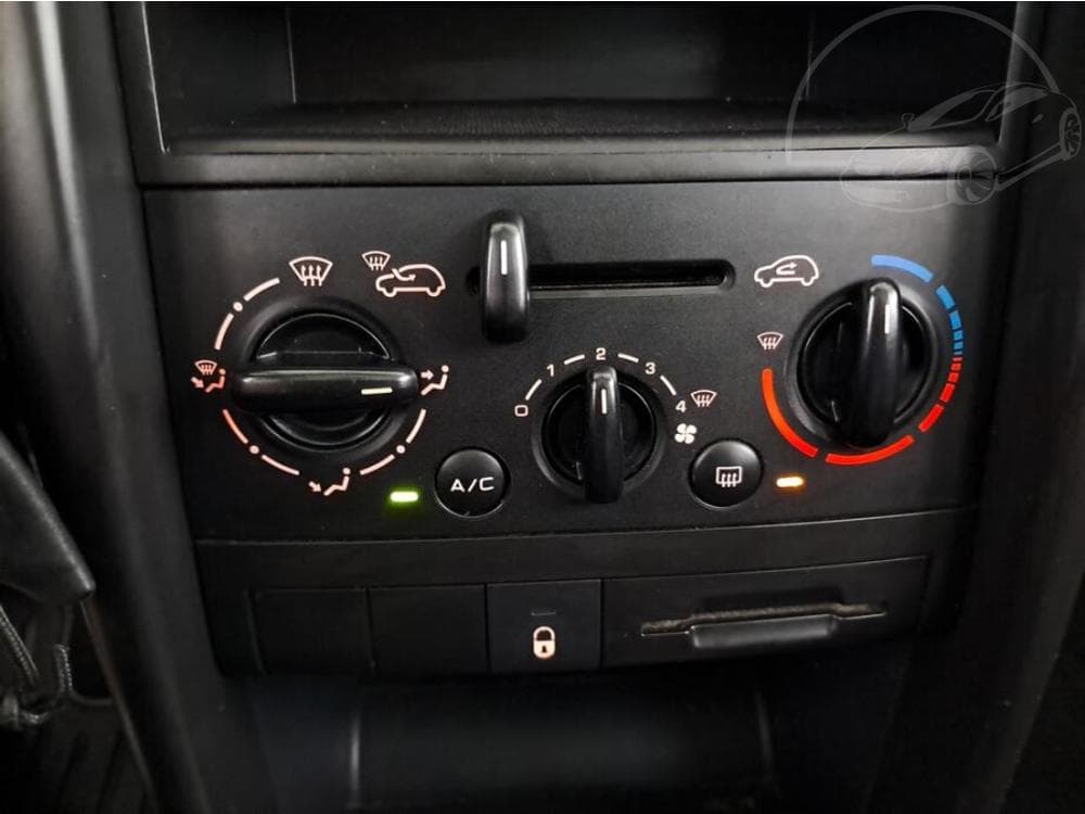 2007 Peugeot 207 - 14