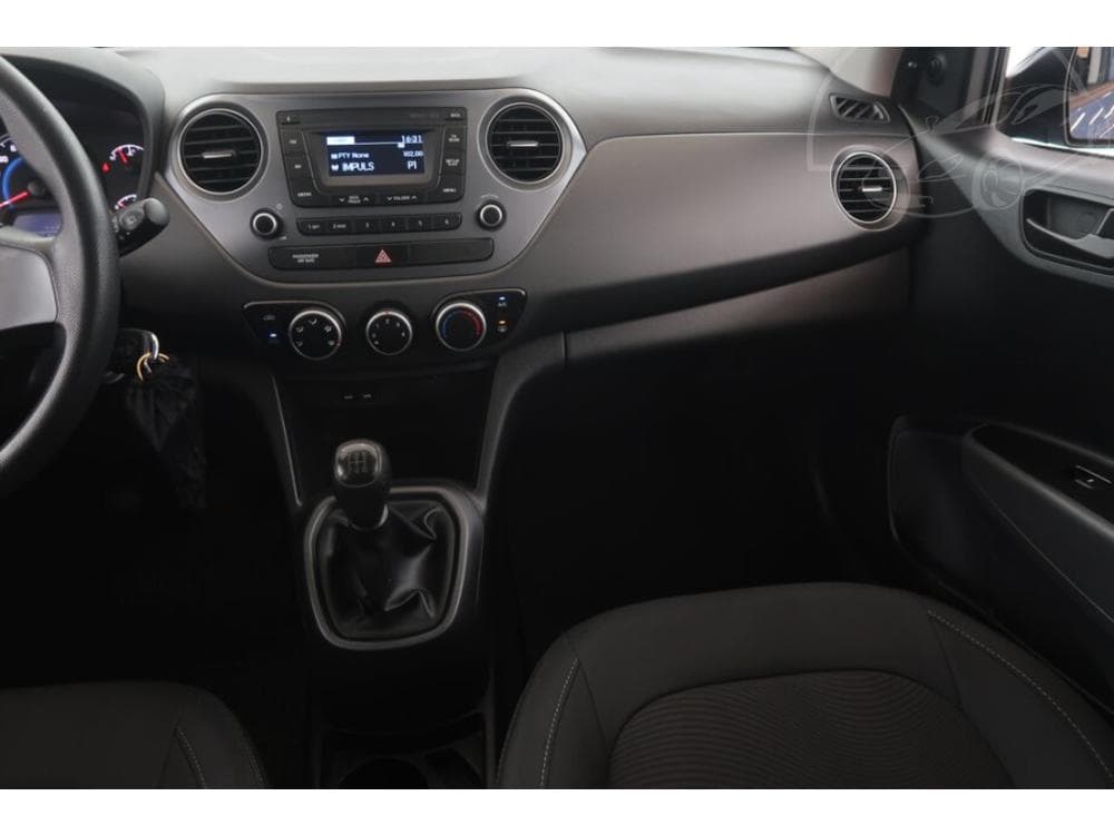 2017 Hyundai i10 - 8