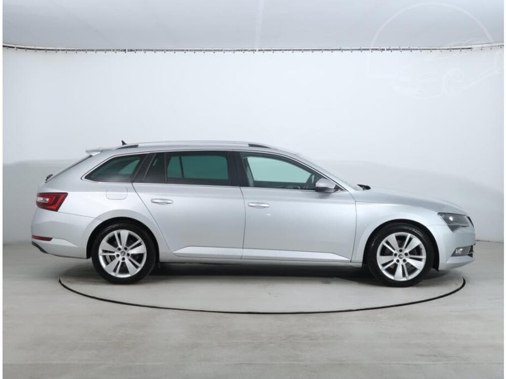 2016 Škoda SUPERB - 6