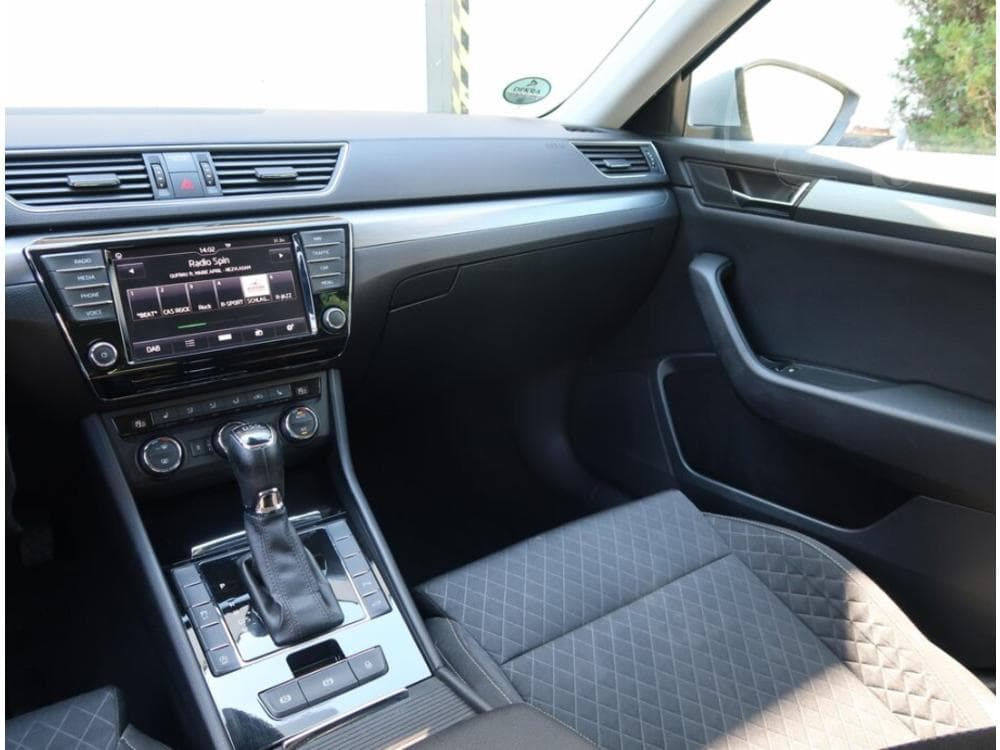 2016 Škoda SUPERB - 8