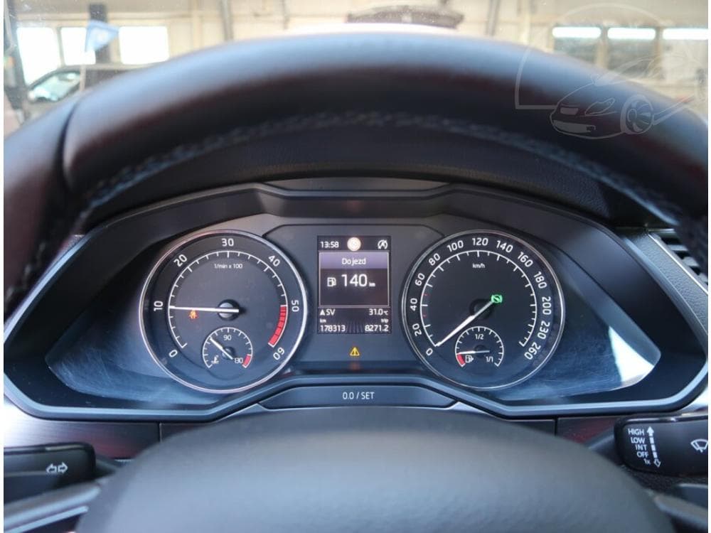 2016 Škoda SUPERB - 11