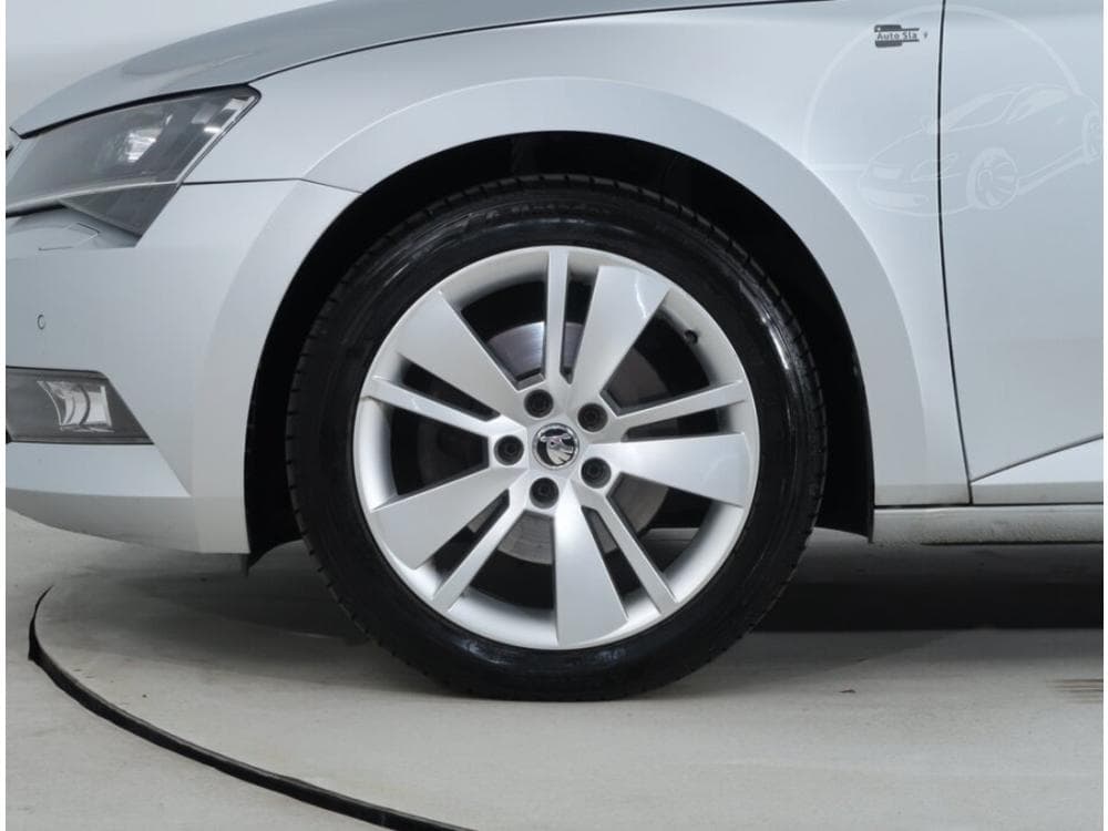 2016 Škoda SUPERB - 15