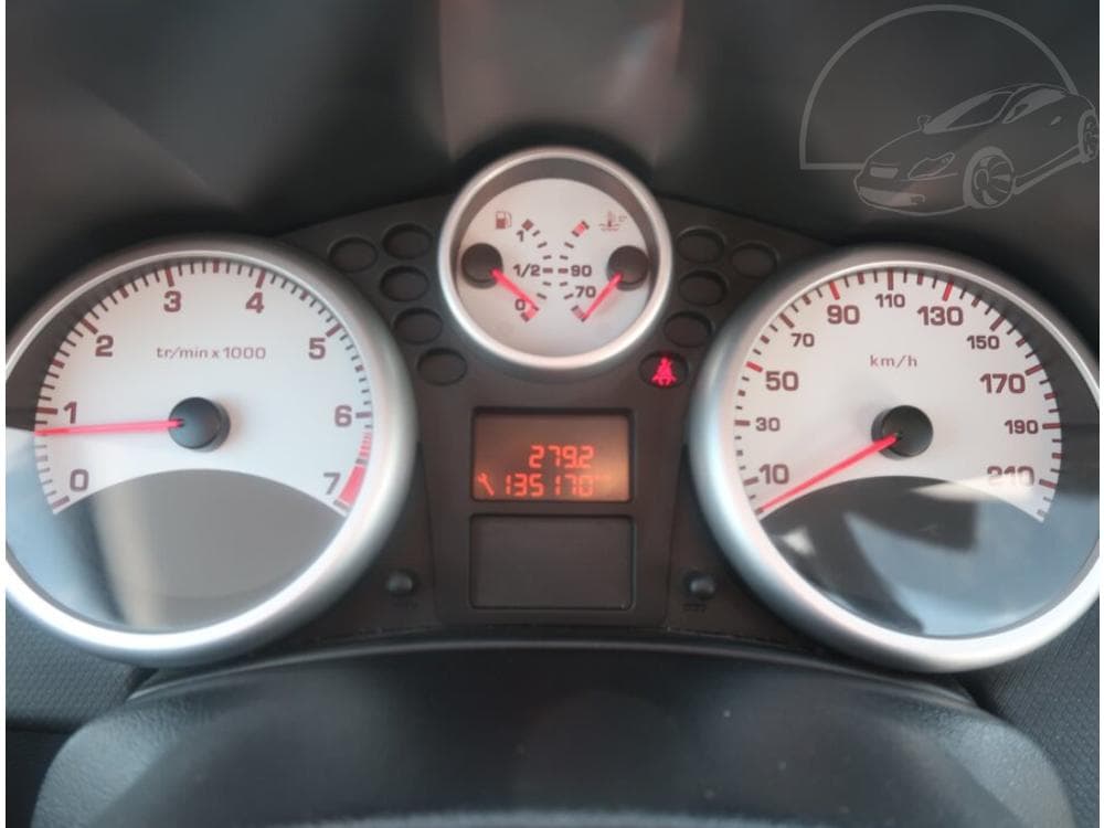 2010 Peugeot 207 - 11
