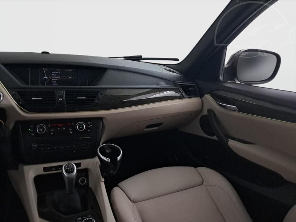 2010 BMW X1 - 8