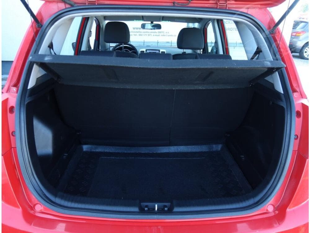 2010 Kia VENGA - 13