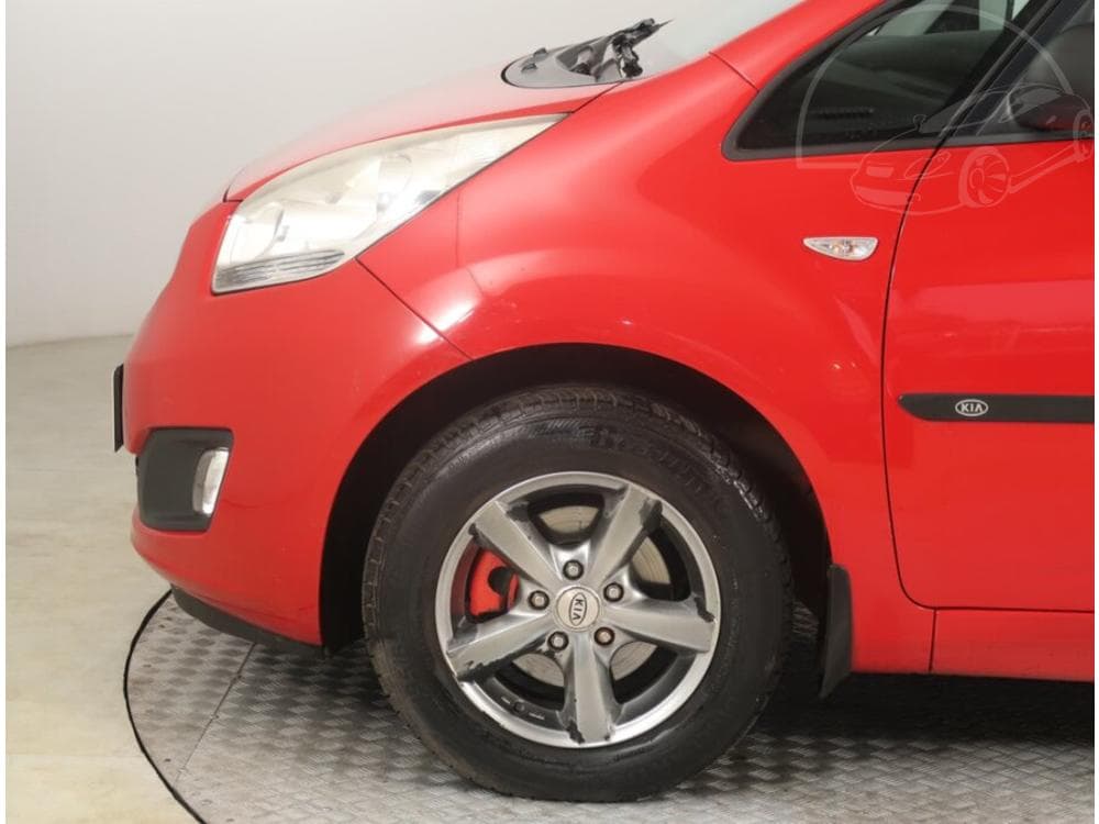 2010 Kia VENGA - 14