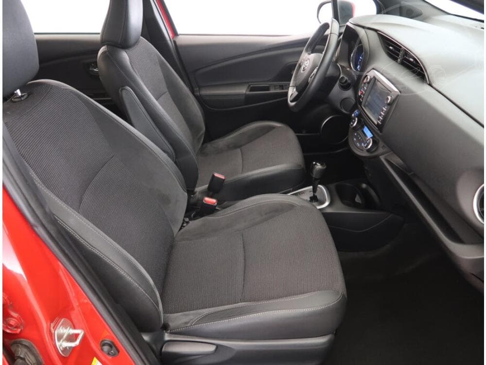 2017 Toyota YARIS - 9