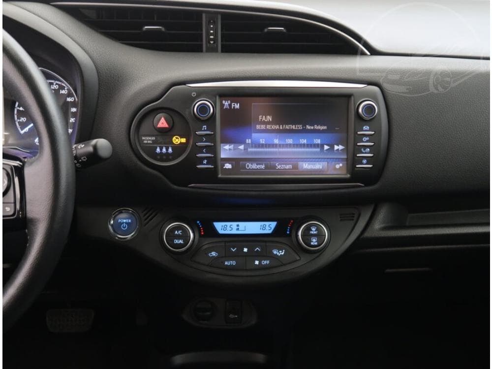 2017 Toyota YARIS - 12