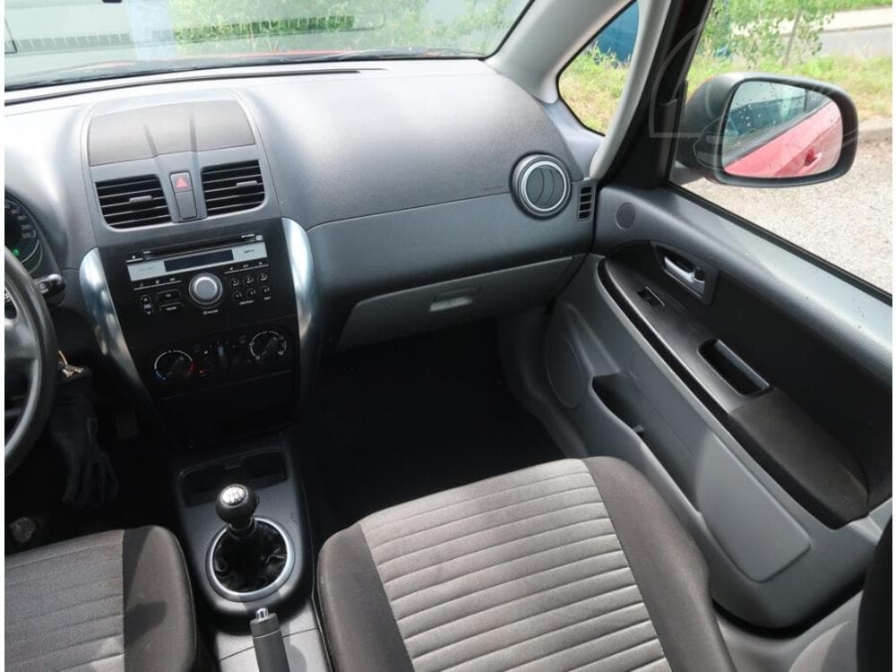 2010 Suzuki SX4 - 8