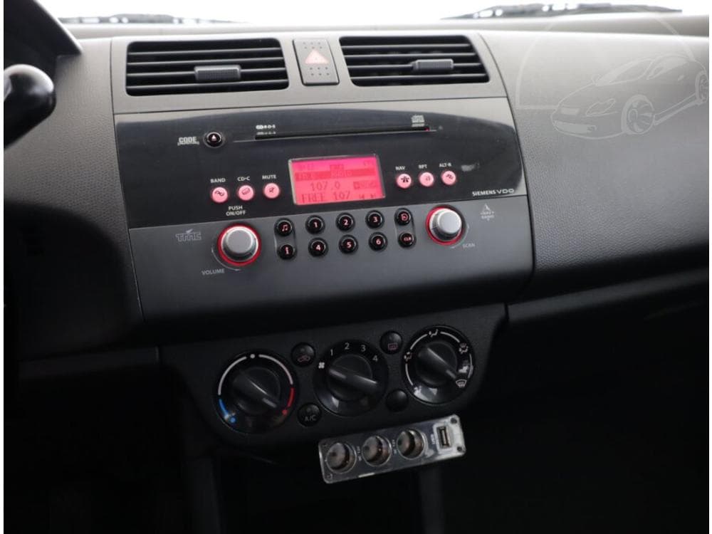 2005 Suzuki SWIFT - 10