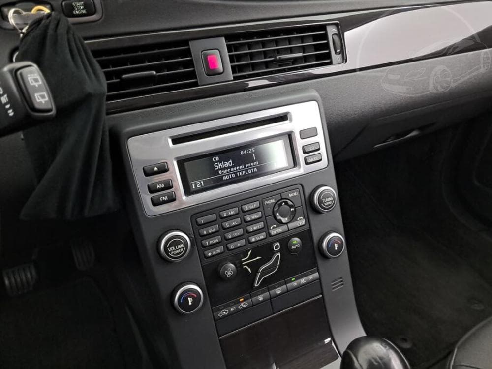 2011 Volvo V70 - 12