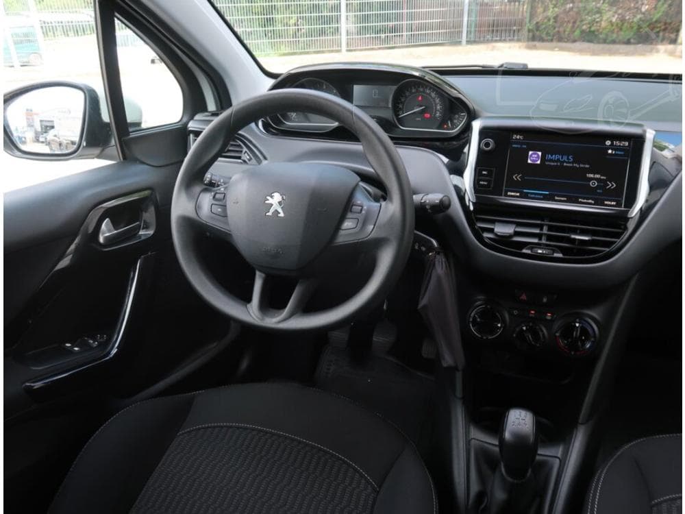 2017 Peugeot 208 - 7