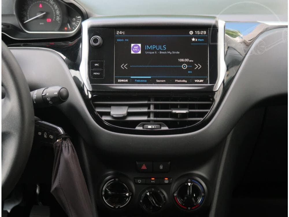 2017 Peugeot 208 - 12