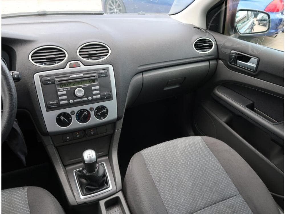 2006 Ford FOCUS - 8