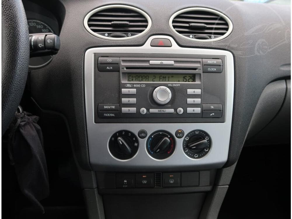2006 Ford FOCUS - 12