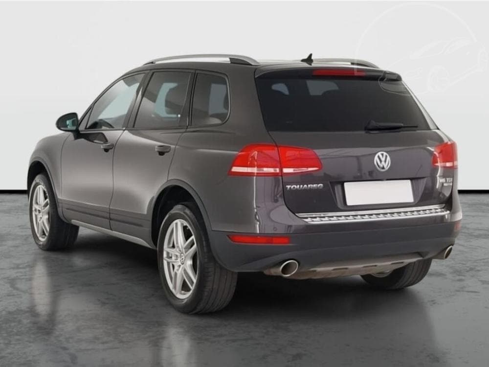 2012 Volkswagen TOUAREG - 4
