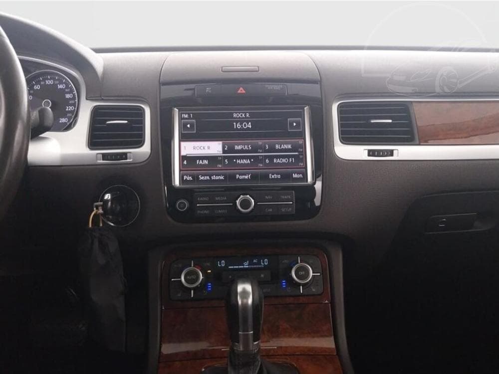 2012 Volkswagen TOUAREG - 12