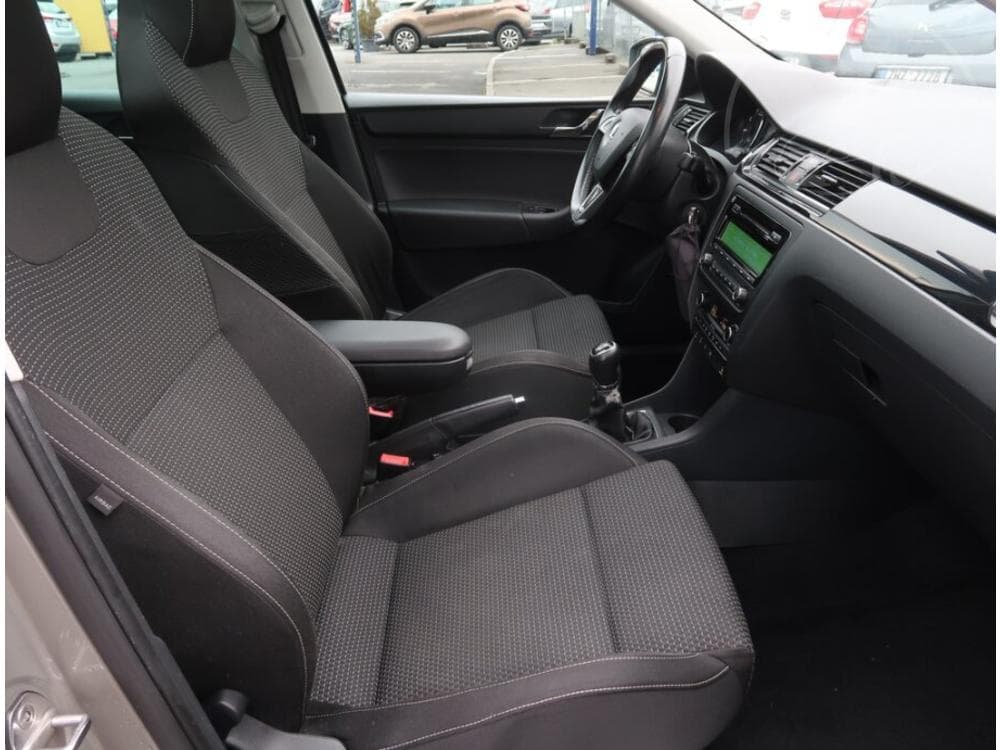 2014 Škoda RAPID - 9