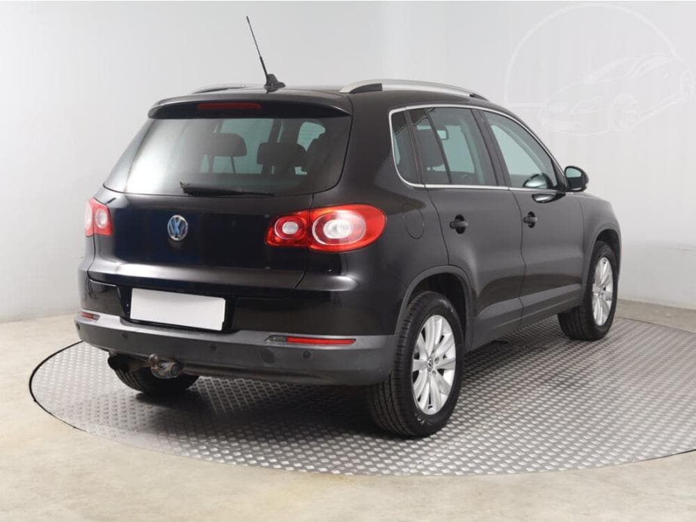 2010 Volkswagen TIGUAN - 5
