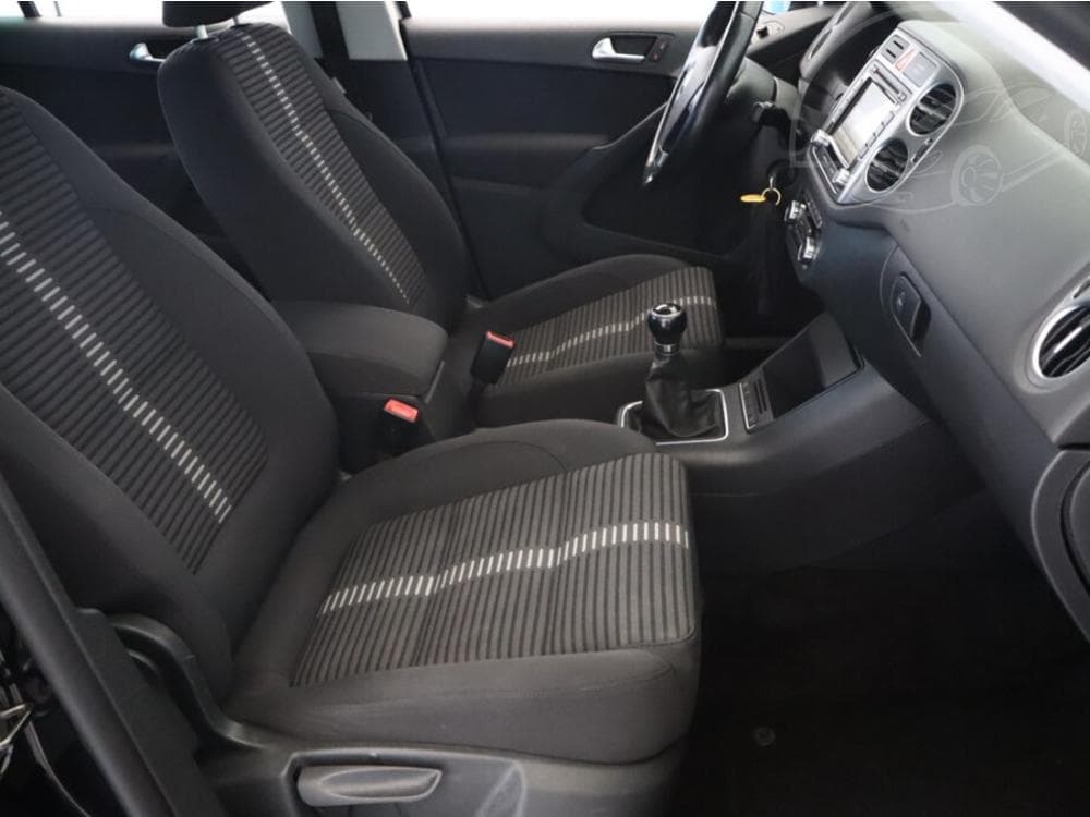 2010 Volkswagen TIGUAN - 7