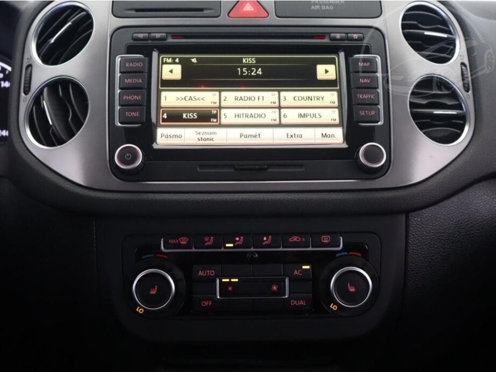 2010 Volkswagen TIGUAN - 9