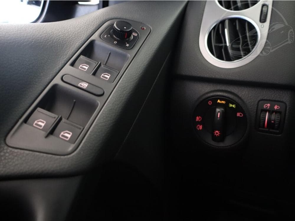 2010 Volkswagen TIGUAN - 15