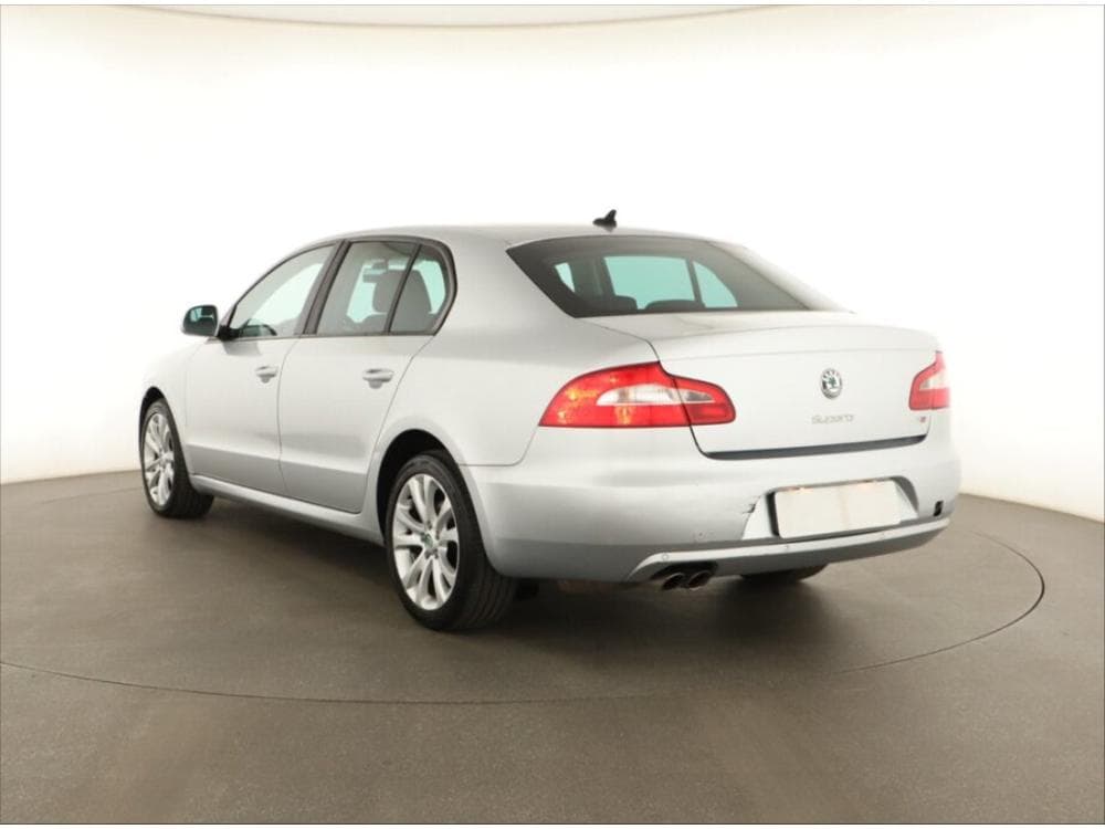 2013 Škoda SUPERB - 4