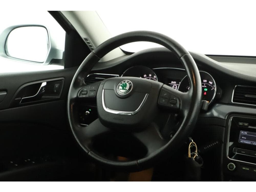 2013 Škoda SUPERB - 8