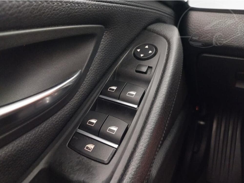 2013 BMW 5-SERIES - 15