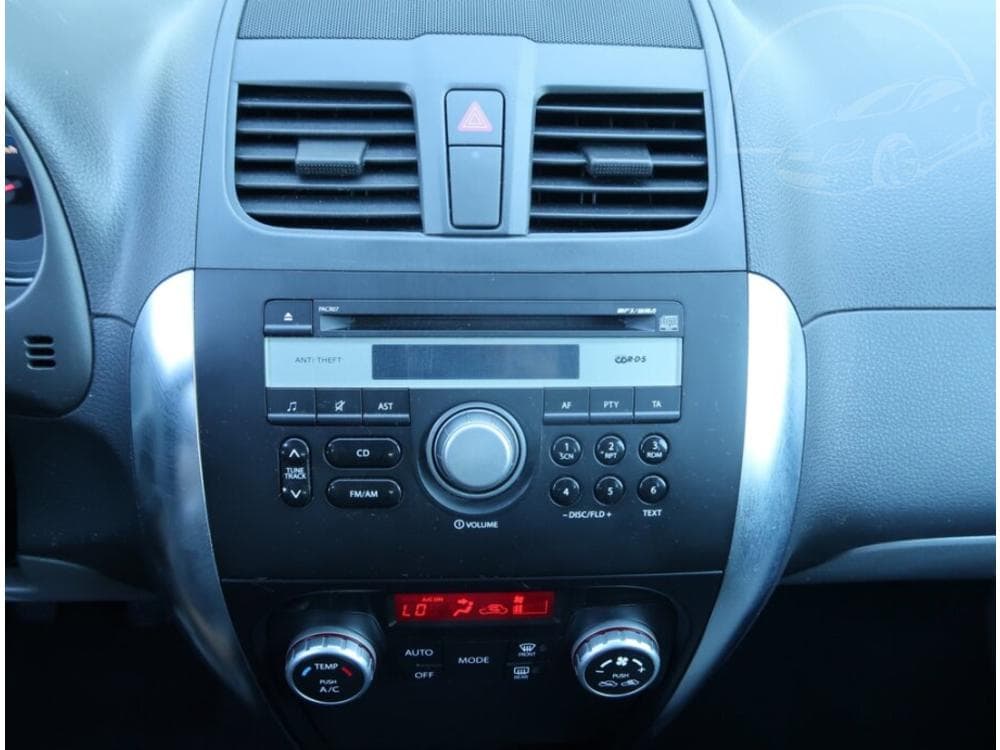 2010 Suzuki SX4 - 12