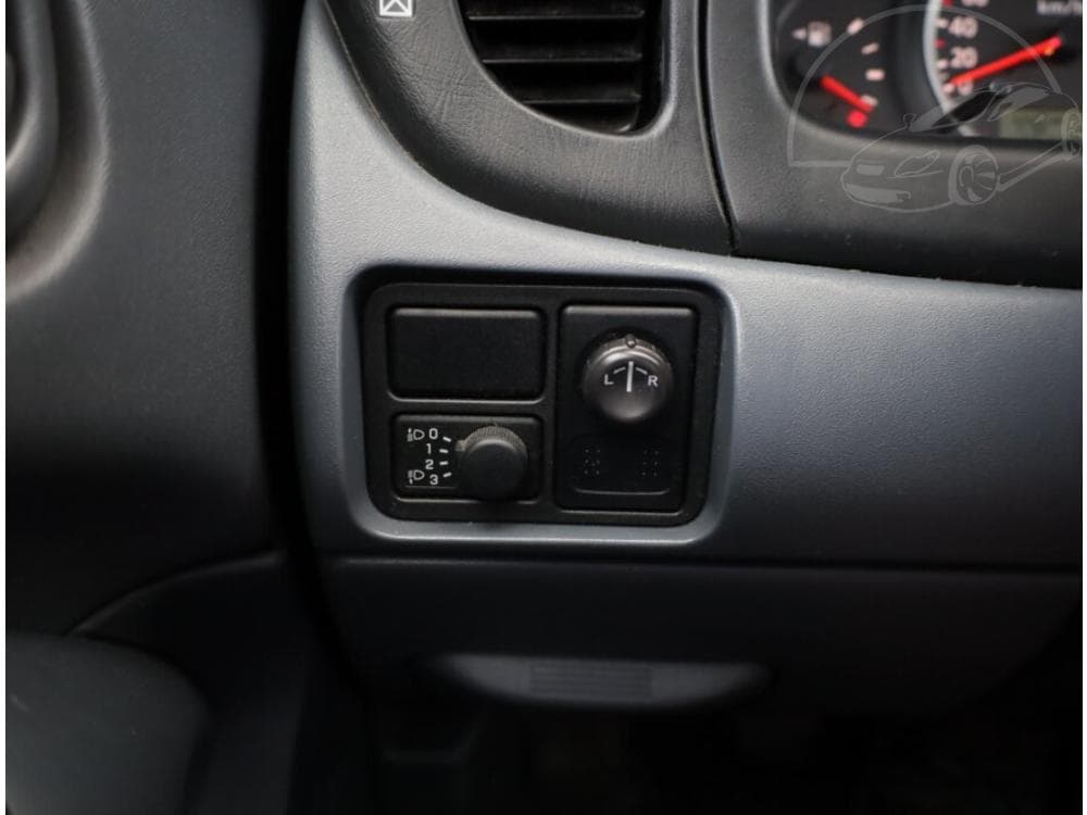2004 Nissan ALMERA - 13