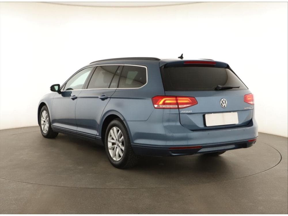 2015 Volkswagen PASSAT - 4