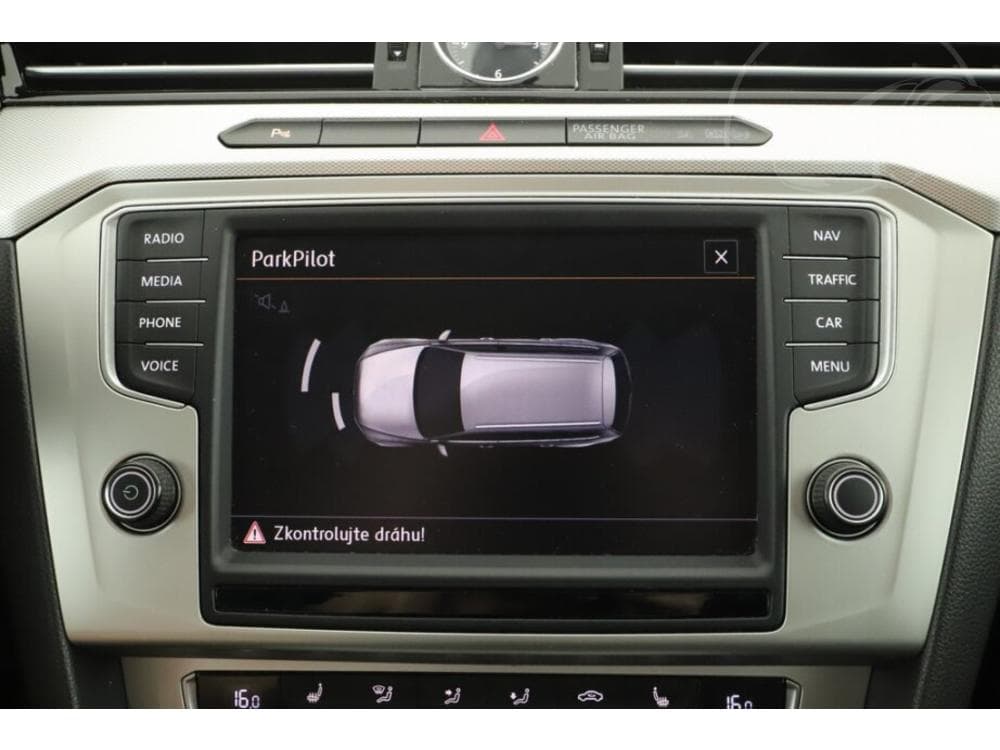 2015 Volkswagen PASSAT - 14