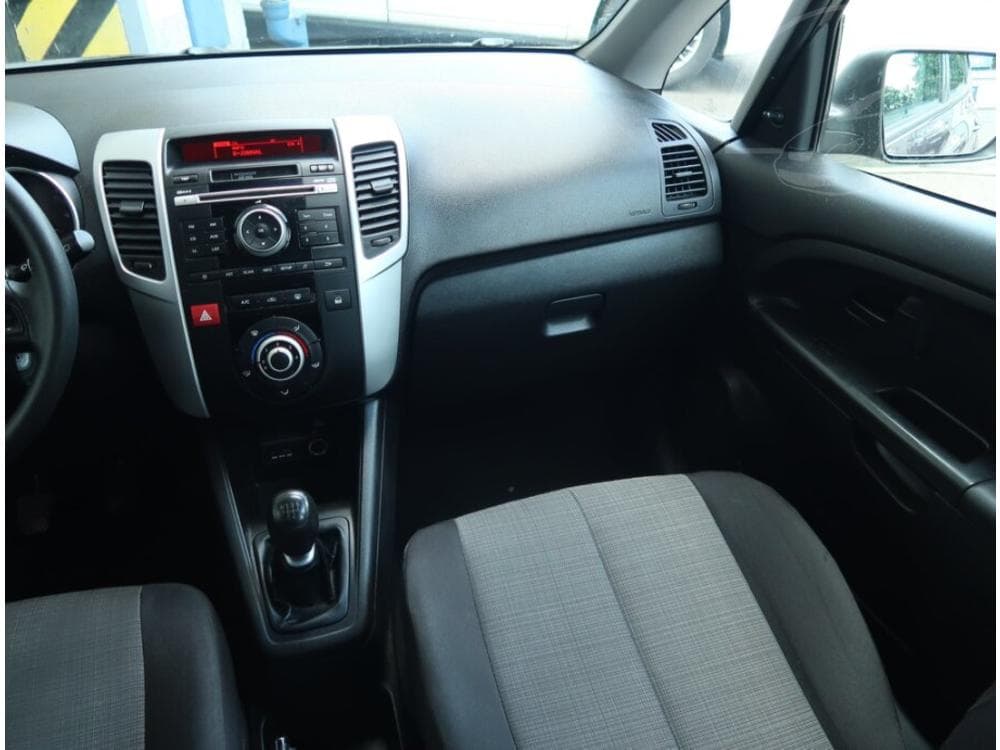 2012 Kia VENGA - 8
