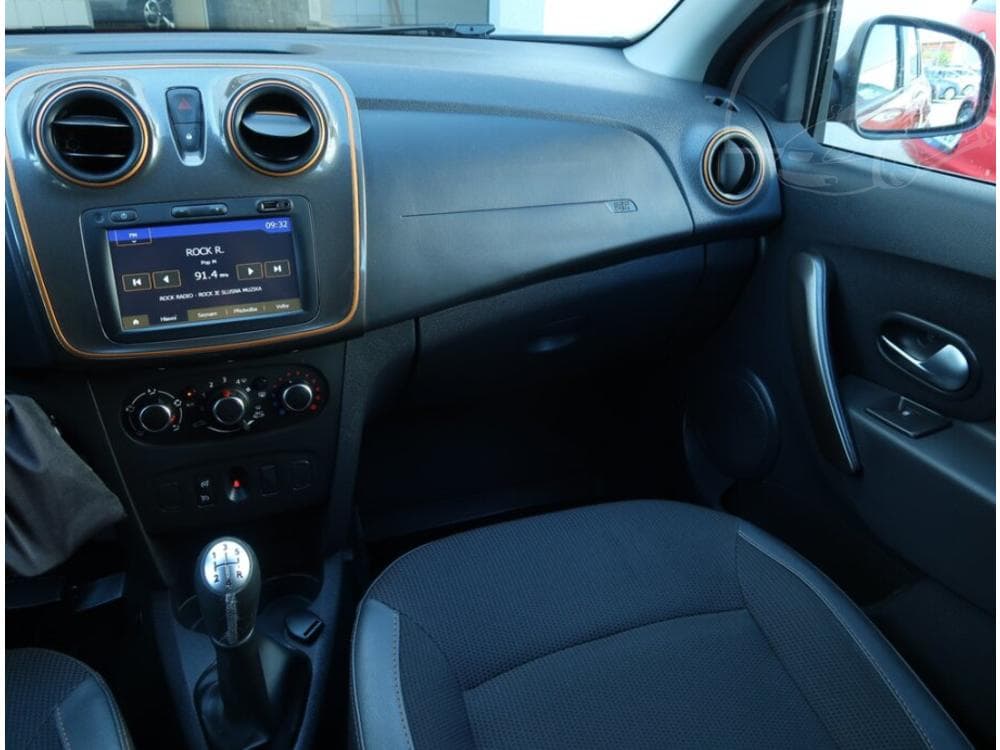 2017 Dacia SANDERO - 8