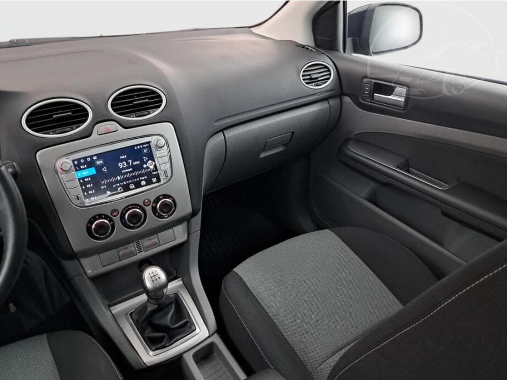 2010 Ford FOCUS - 8