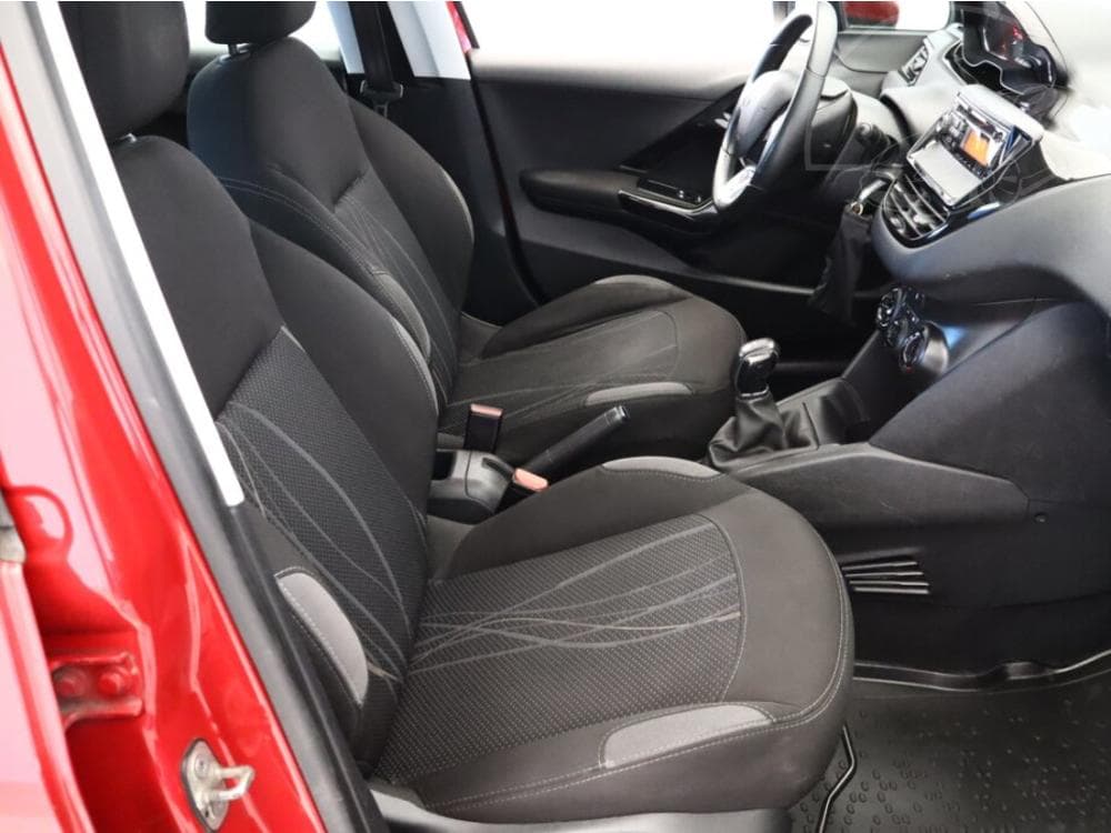 2014 Peugeot 208 - 7