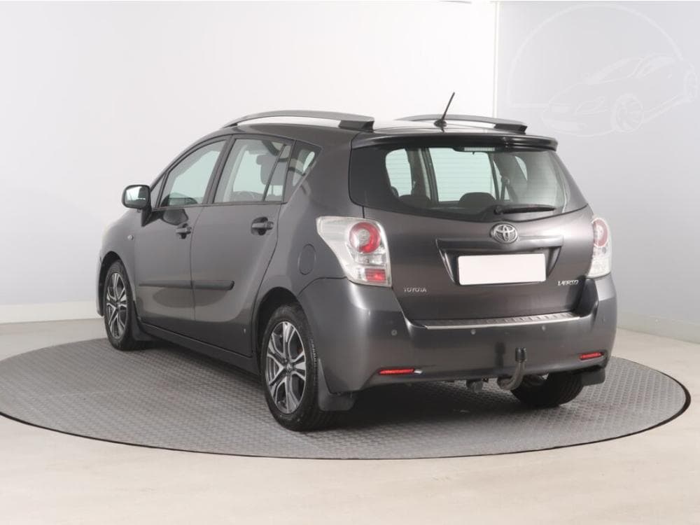 2011 Toyota VERSO - 4