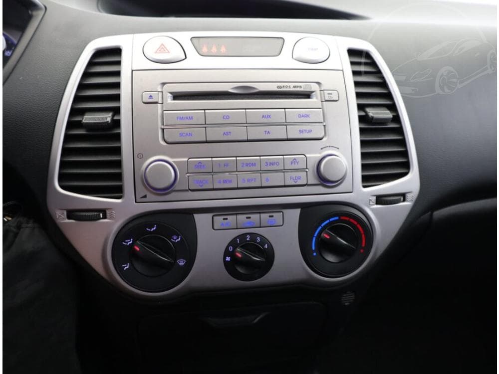 2012 Hyundai i20 - 9