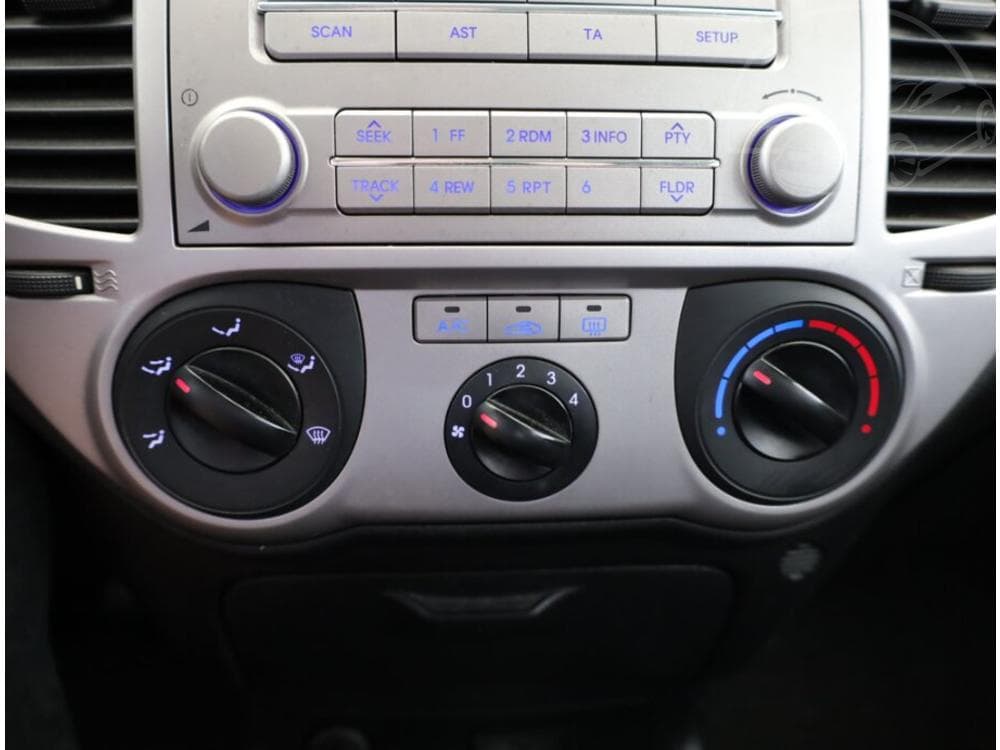 2012 Hyundai i20 - 10