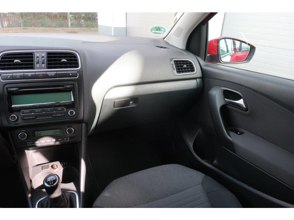 2012 Volkswagen POLO - 8