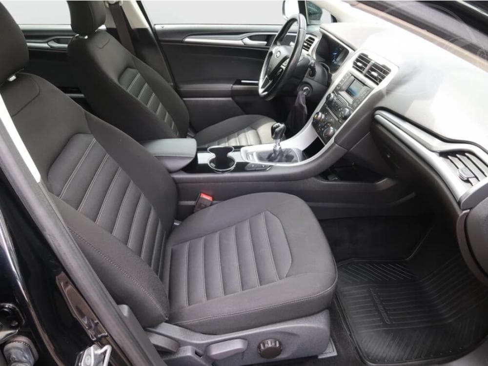 2015 Ford MONDEO - 9